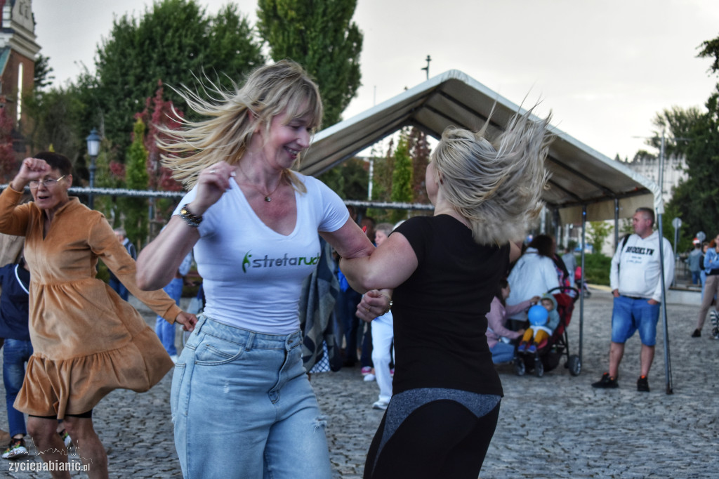 Dancing Międzypokoleniowy na Starym Rynku