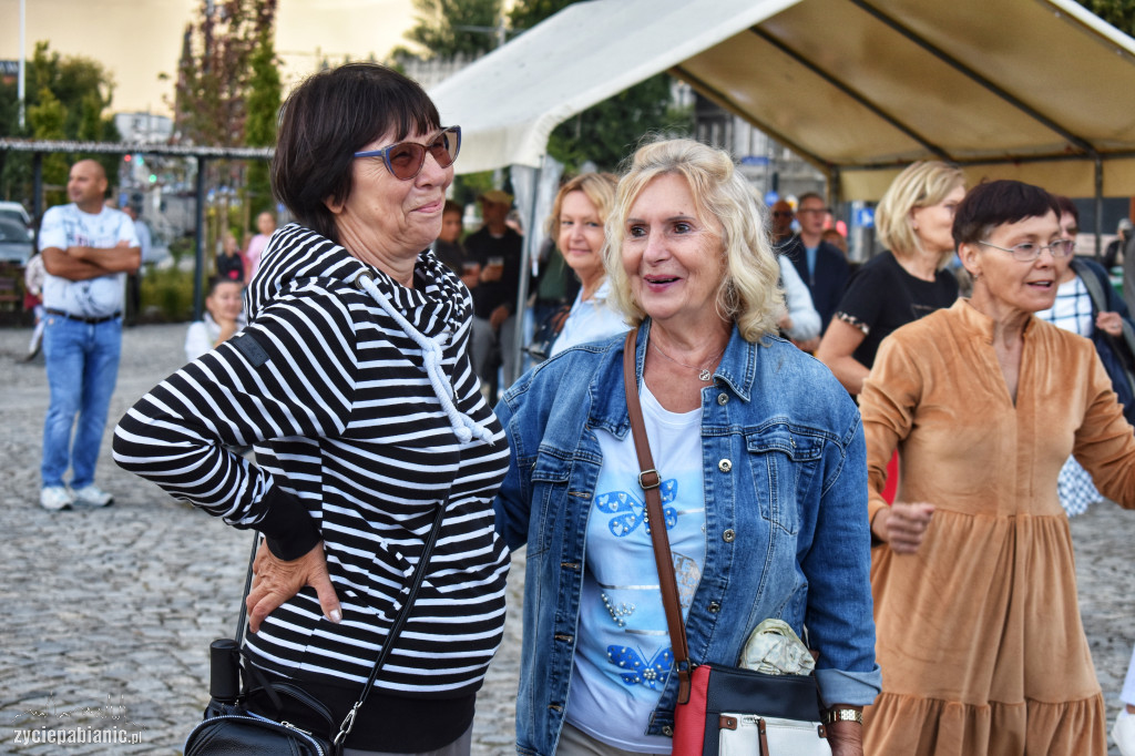 Dancing Międzypokoleniowy na Starym Rynku