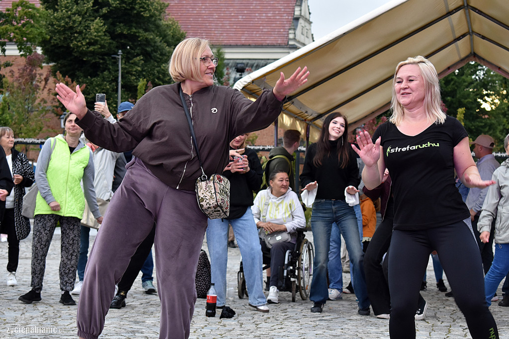 Dancing Międzypokoleniowy na Starym Rynku