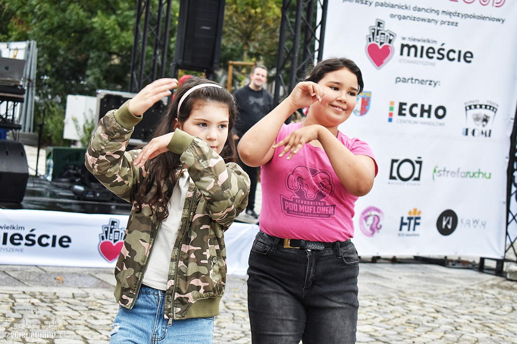 Dancing Międzypokoleniowy na Starym Rynku