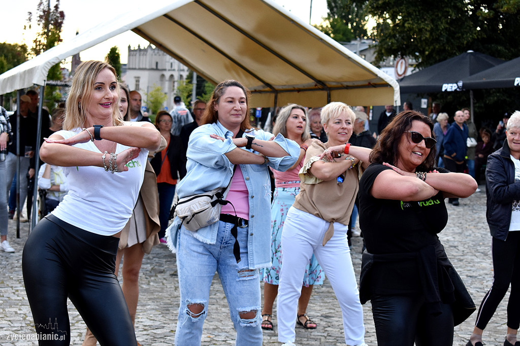 Dancing Międzypokoleniowy na Starym Rynku