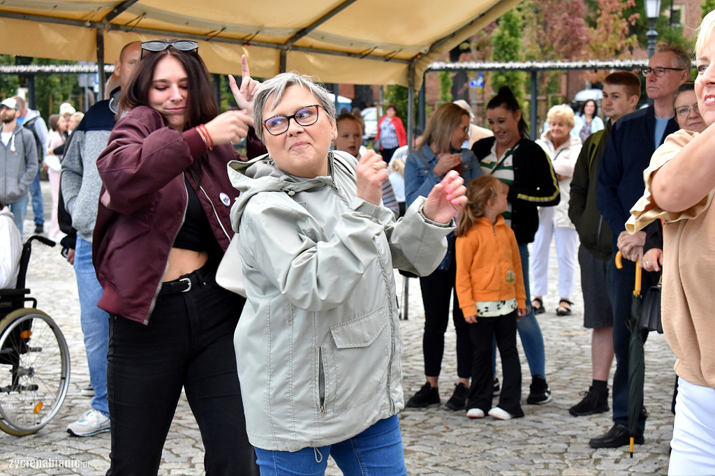 Dancing Międzypokoleniowy na Starym Rynku