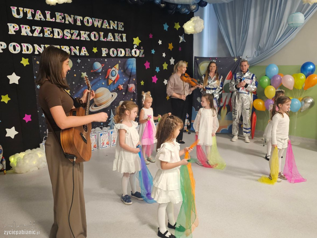 Utalentowane przedszkolaki i kosmiczna podróż