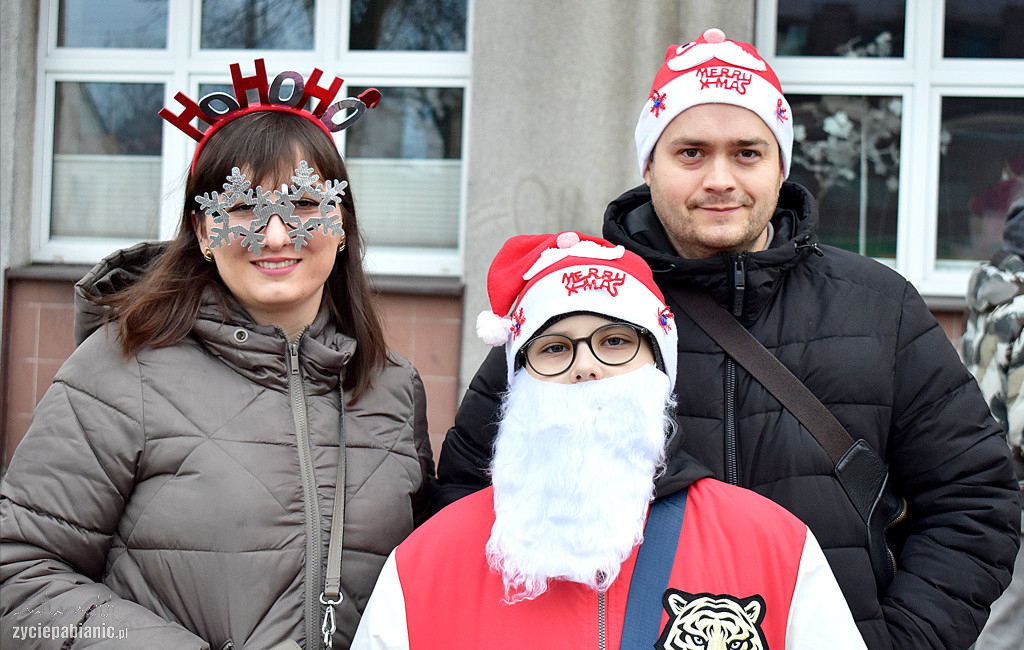 Parada i jarmark świąteczny