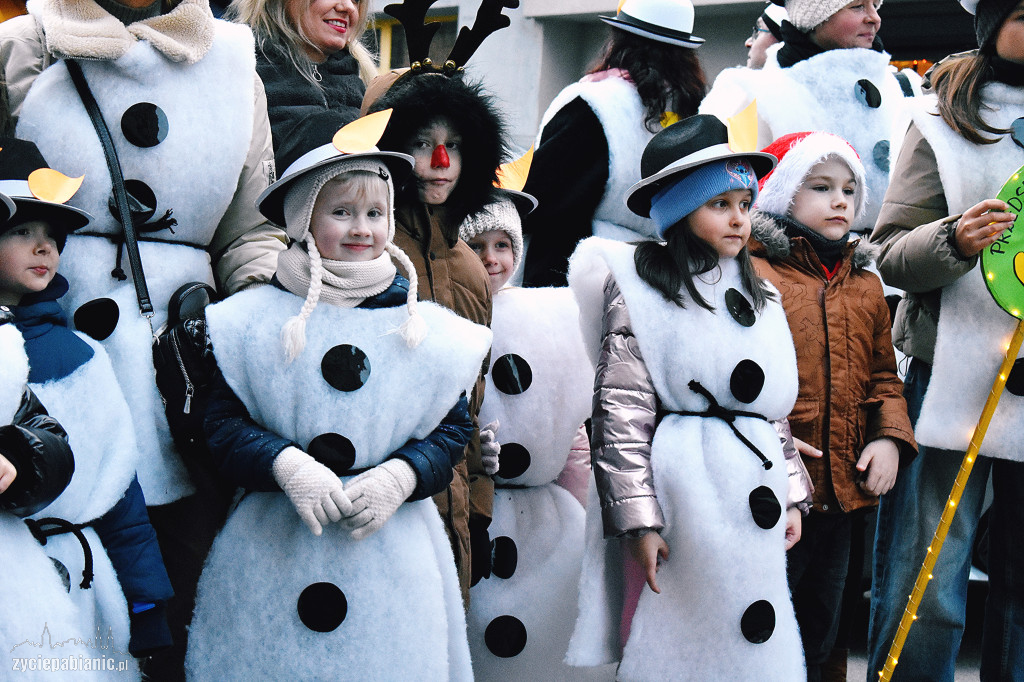 Parada i jarmark świąteczny