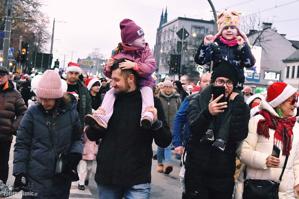 Parada i jarmark świąteczny