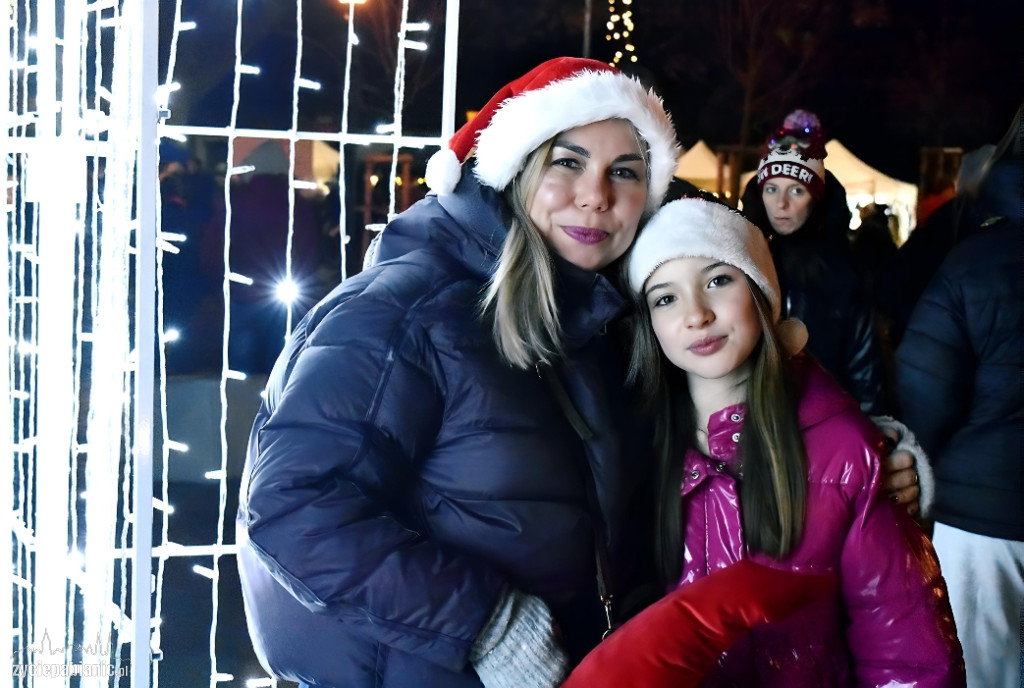 Parada i jarmark świąteczny