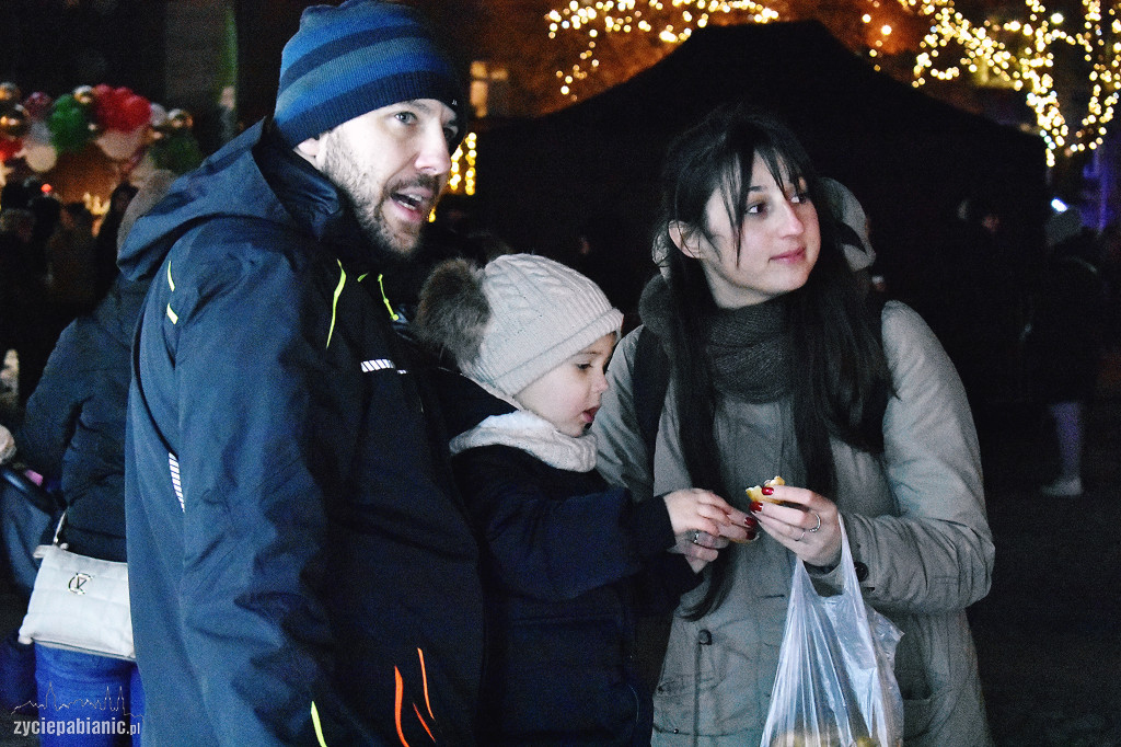 Parada i jarmark świąteczny