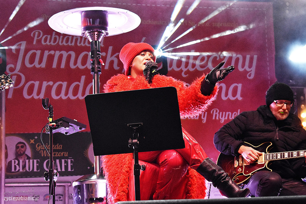 Parada i jarmark świąteczny