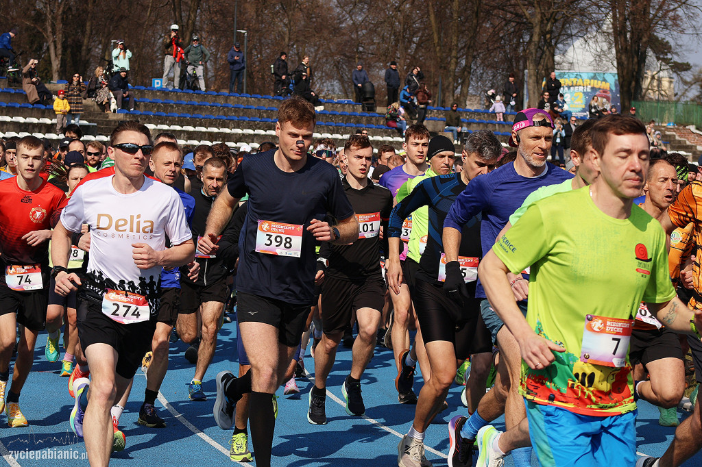 Bieg na dychę przez Pabianice