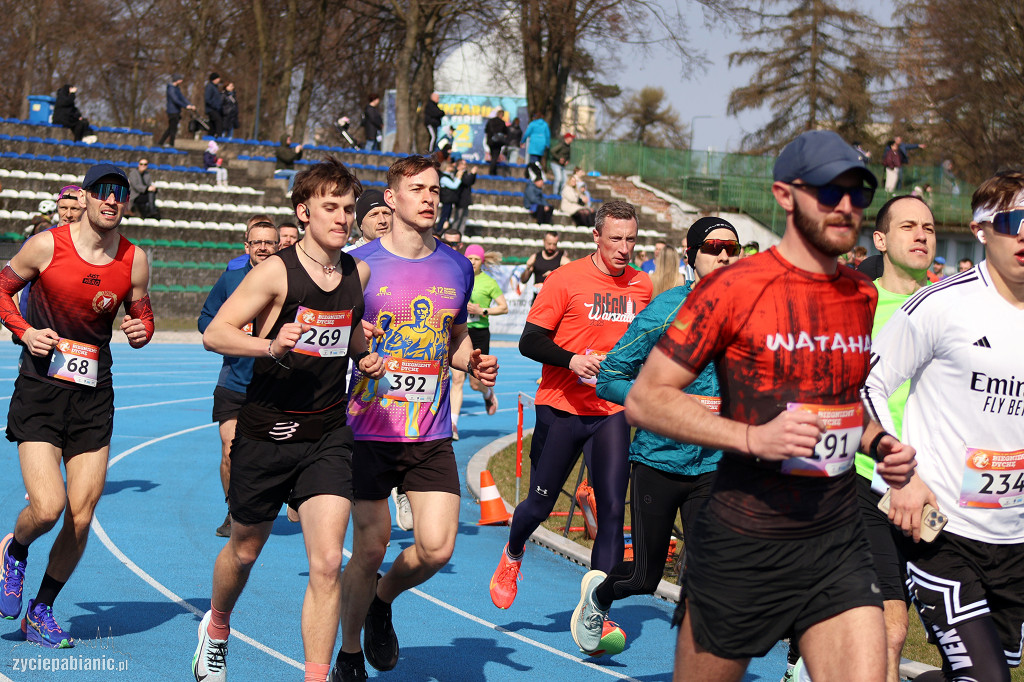 Bieg na dychę przez Pabianice