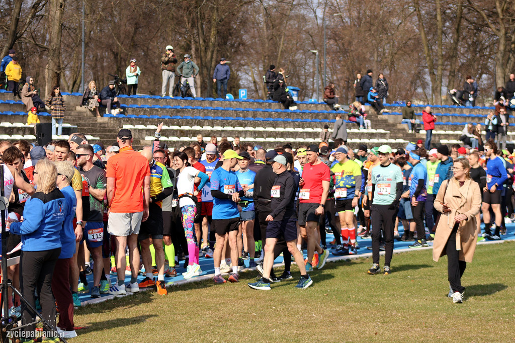 Bieg na dychę przez Pabianice