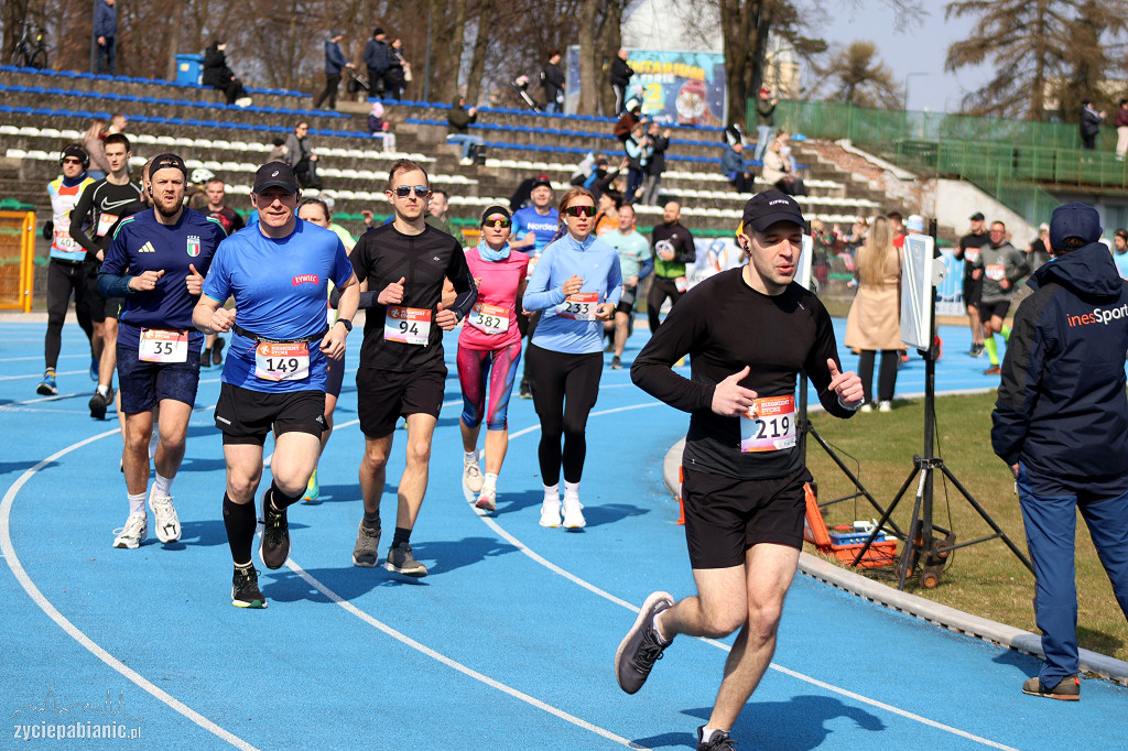 Bieg na dychę przez Pabianice