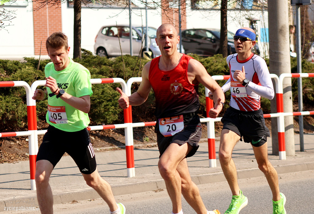 Bieg na dychę przez Pabianice