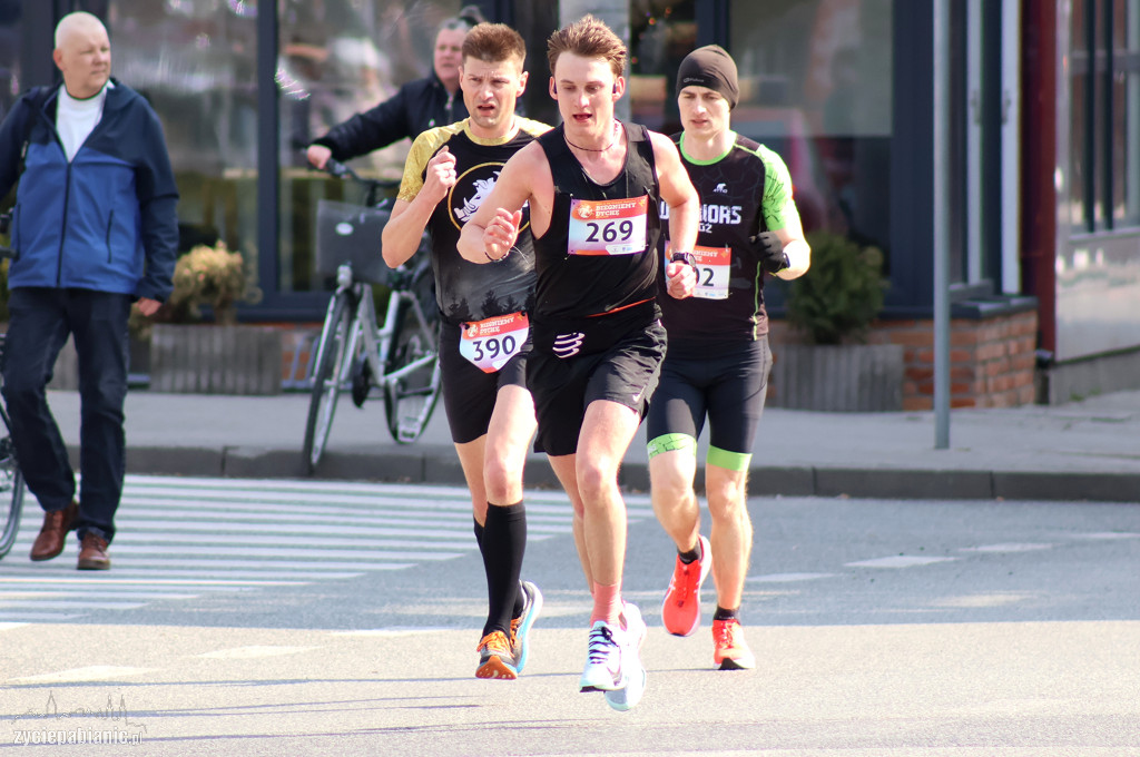 Bieg na dychę przez Pabianice