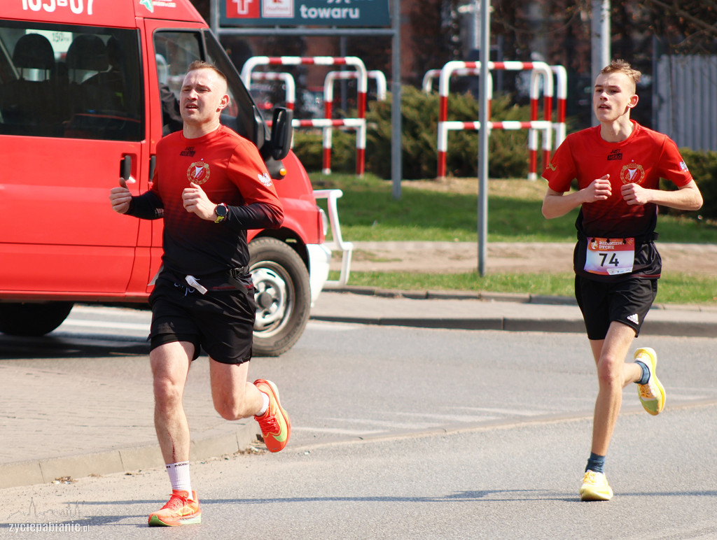 Bieg na dychę przez Pabianice
