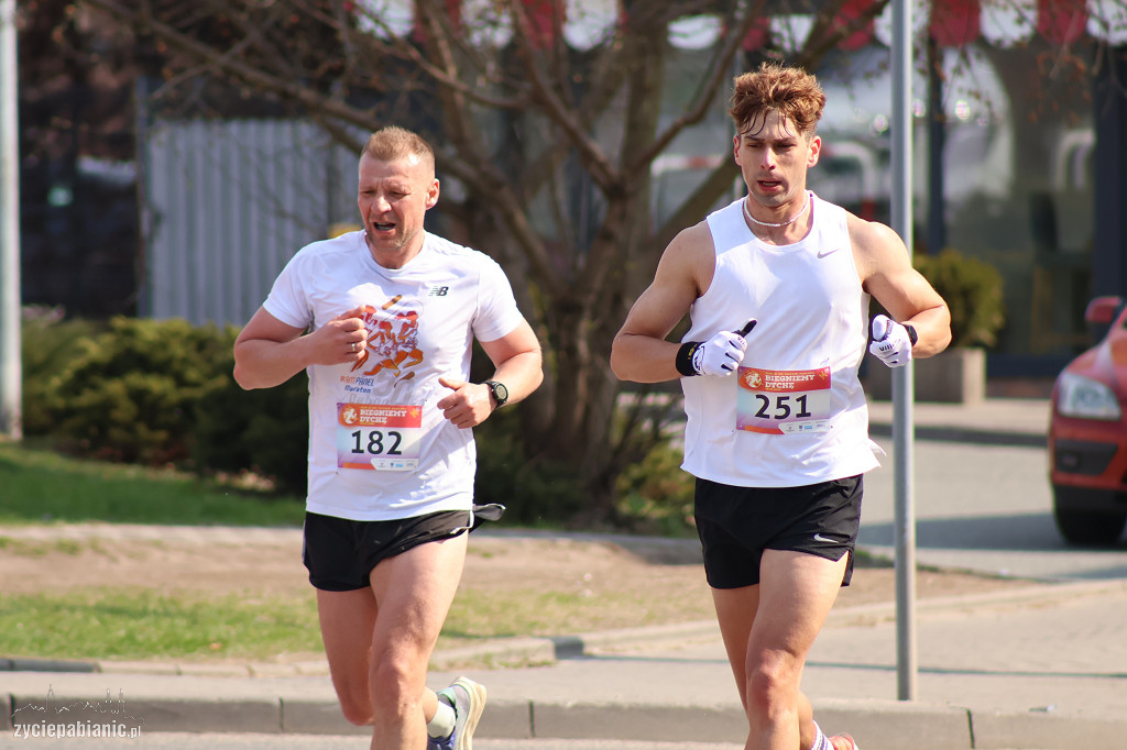 Bieg na dychę przez Pabianice