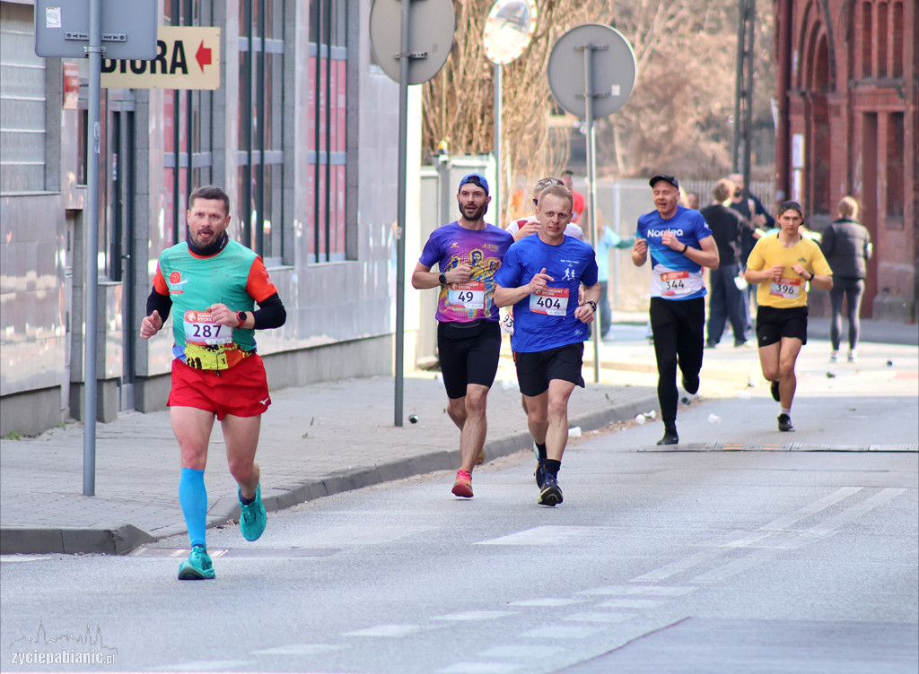 Bieg na dychę przez Pabianice