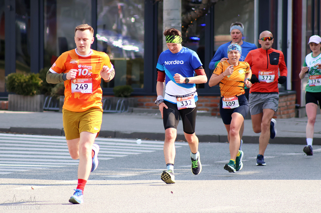 Bieg na dychę przez Pabianice