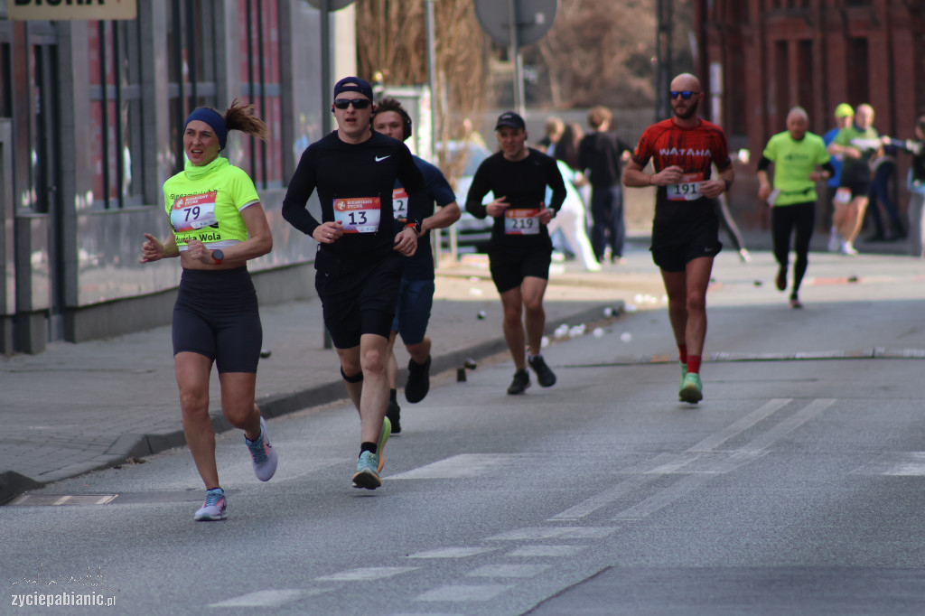 Bieg na dychę przez Pabianice