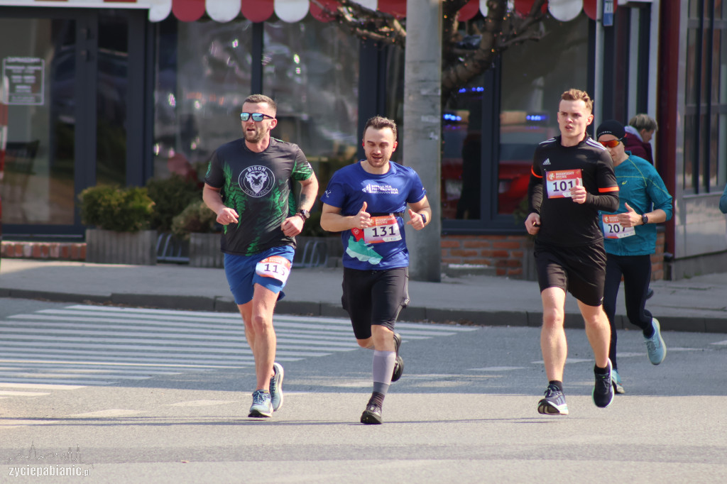 Bieg na dychę przez Pabianice