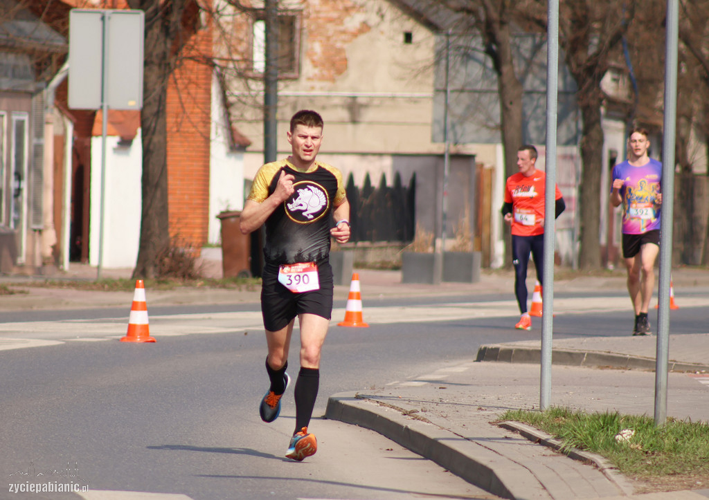 Bieg na dychę przez Pabianice