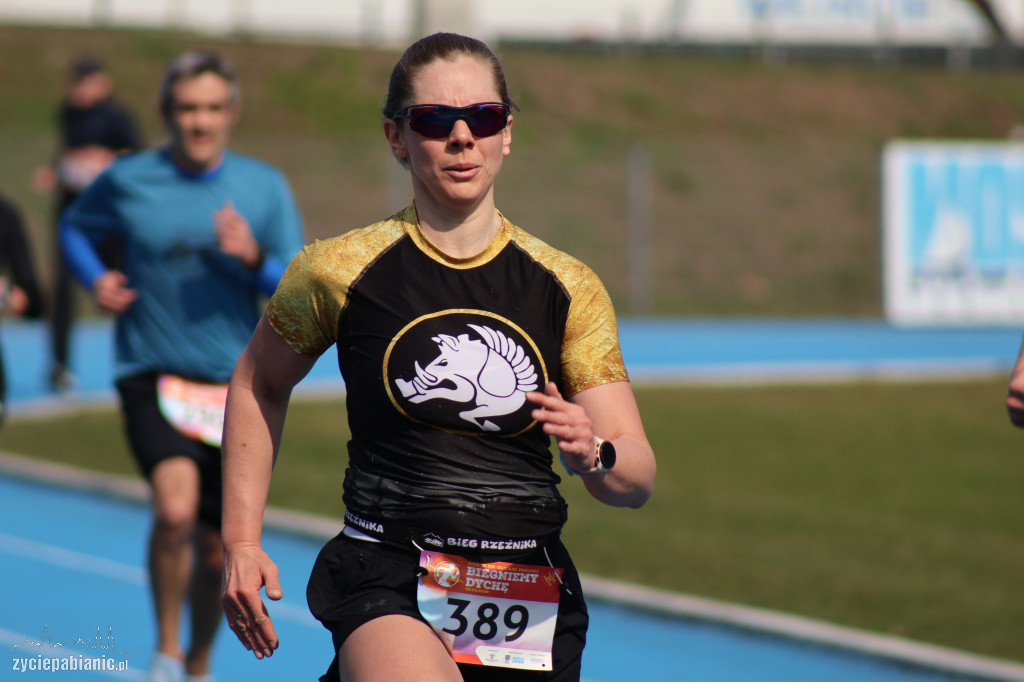 Bieg na dychę przez Pabianice