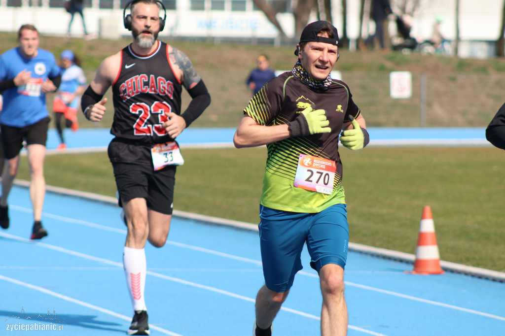 Bieg na dychę przez Pabianice