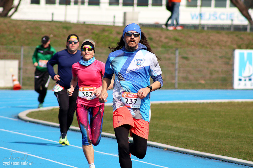 Bieg na dychę przez Pabianice