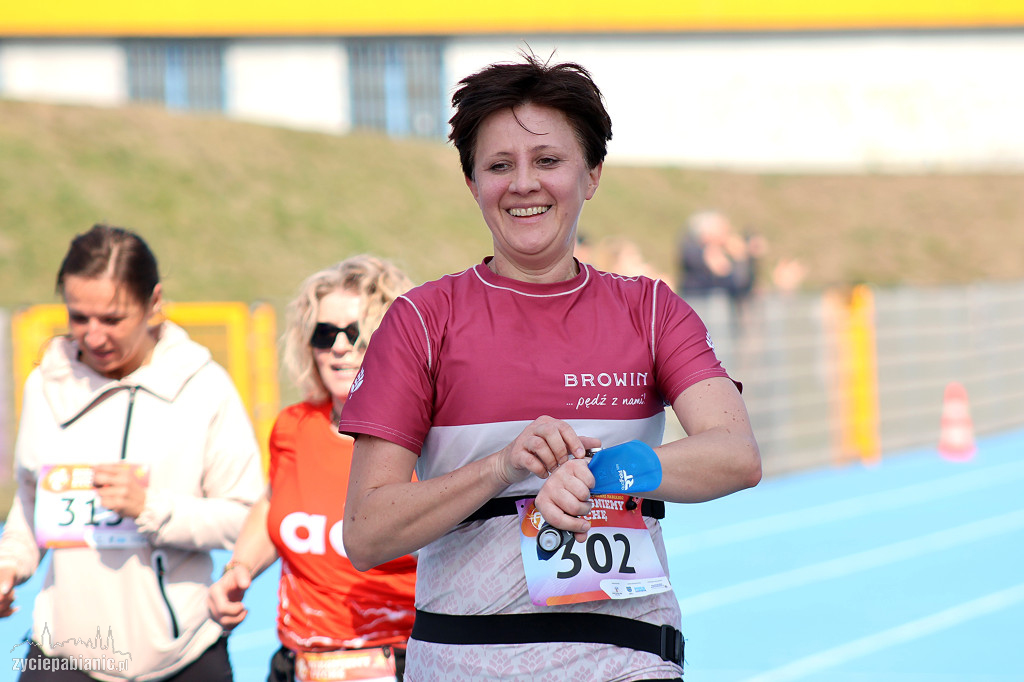 Bieg na dychę przez Pabianice