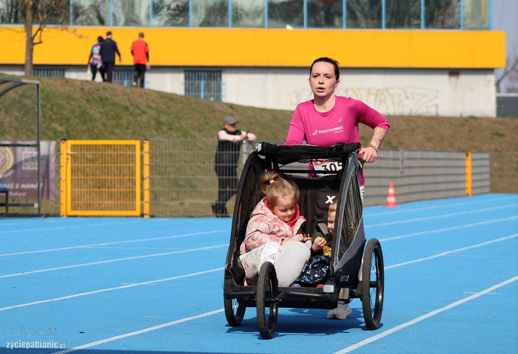 Bieg na dychę przez Pabianice