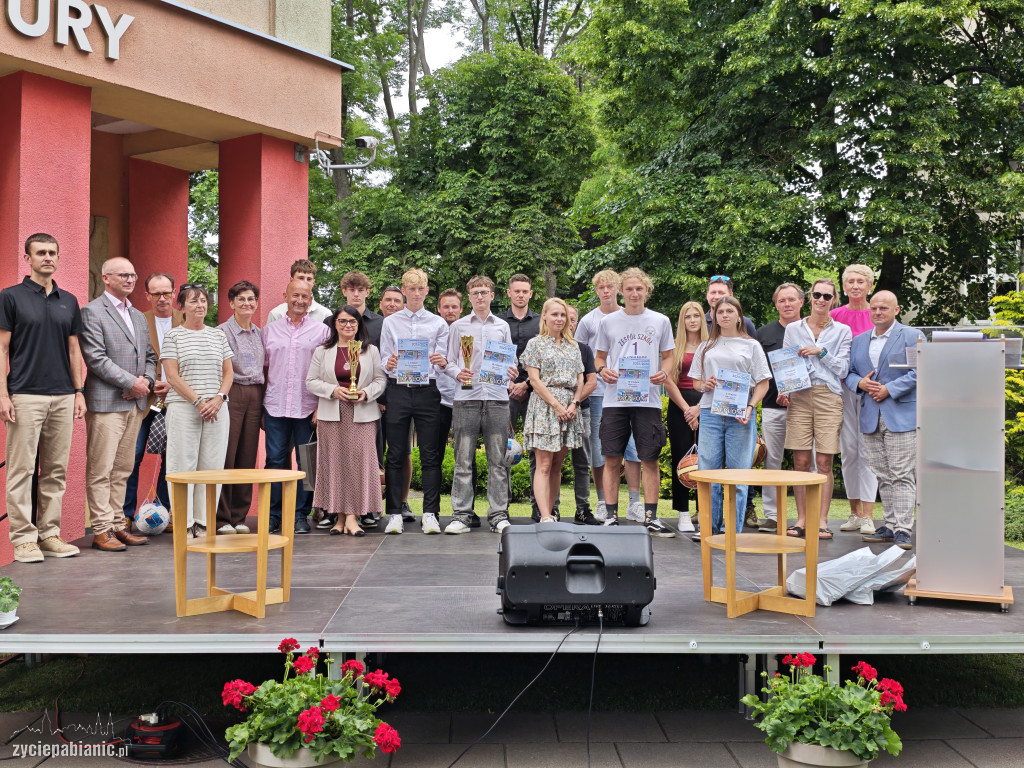 Młodzi sportowcy nagrodzeni