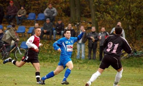 W 14. kolejce V ligi Włókniarz Pabianice przegrał wyjazdowy mecz z Zawiszą Rzgów 2:0.