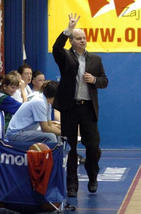 Koszykarki Hartmanna Pabianice pokonały Widzew Łódź 59:51 w rewanżowym meczu pierwszej fazy play off. Najskuteczniejsza była Joanna Bogacka, która zdobyła 20 punktów.