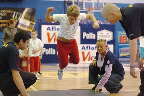 Dzieciaki z sześciu przedszkoli rywalizowały w olimpiadzie zorganizowanej w hali sportowej