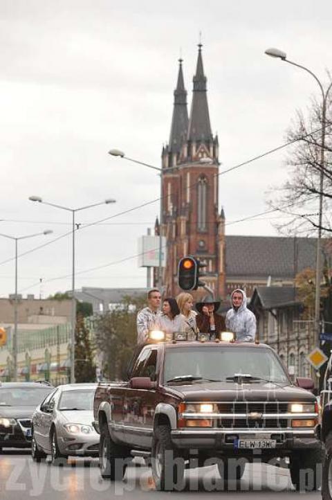 Zlot amerykańskich samochodów w Pabianicach.