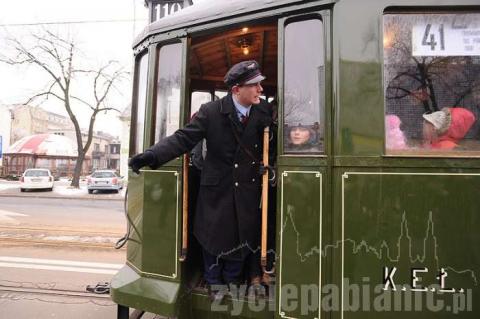 Zabytkowy tramwaj o nazwie Sanok jeździł w sobotę przez Pabianice.