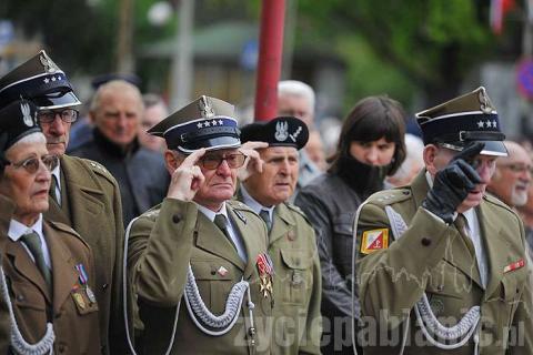 Świętowaliśmy uchwalenie Konstytucji 3 Maja przed pomnikiem Legionisty