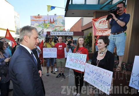 Grzegorz Napieralski wziął udział w wiecu protestacyjnym zorganizowanym przez SLD