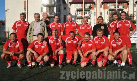 ​Mecz pokazowy z udziałem byłych świetnych piłkarzy Widzewa. Gwiazdy zmierzyły się z drużyną samorządowców (12:4)