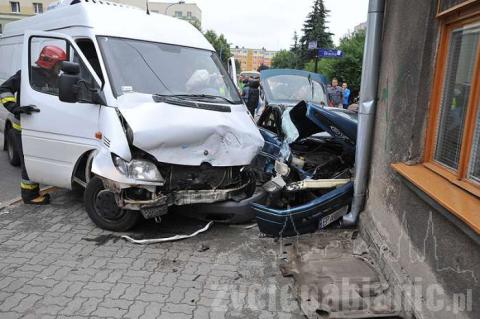 Wypadek na skrzyżowaniu ul. Gryzla i Brackiej. Jedna osoba trafiła do szpitala.