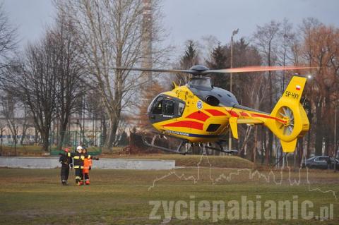 Śmigłowiec Lotniczego Pogotowia Ratunkowego wylądował na płycie bocznego boiska Włókniarza.