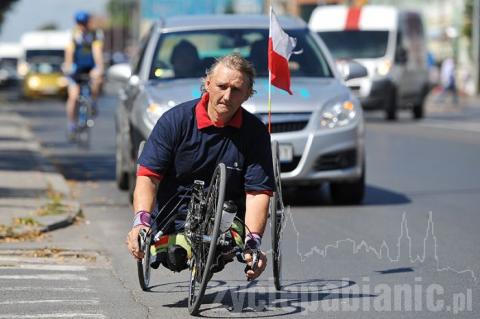 Krzysztof Jarzębski przejechał na wózki z Aten do Pabianic