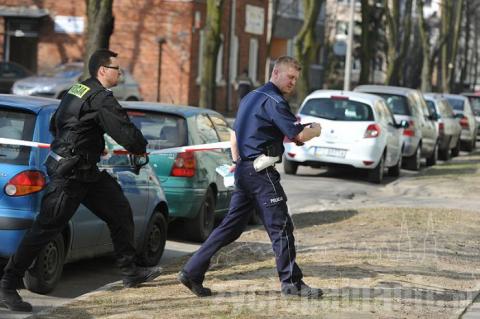 Dwóch mężczyzn szarpało się na ul. Cichej. Jeden dźgnął drugiego nożem