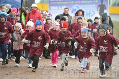 W II pabianickim półmaratonie ZHP pobiegło 627 zawodników. Było zimno i padał śnieg. Wygrał Sergii Okseniuk (nr 896) z Ukrainy 