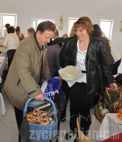 W Ksawerowie panie należące do kół gospodyń wiejskich pokazały jak powinien wyglądać stół wielkanocny.