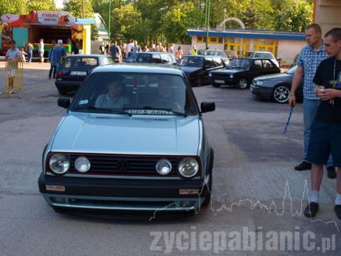 Na zlot tuningowanych samochodów z klubu volkswagena zjechało 30 aut. Najstarsze było polo z 1979 roku Daniela Bedzio.