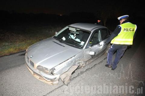 Renault scenic zderzył się z bmw. Droga była zablokowana