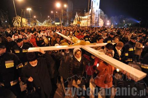 Kilka tysięcy pabianiczan wzięło udział w drodze krzyżowej