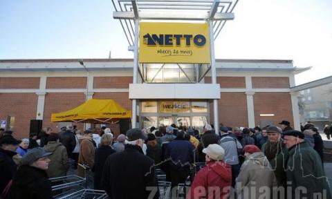 Sklep Netto został otwarty w czwartek (15.03) o godz. 8.00. Na pierwsze zakupy przyszło kilkaset osób.